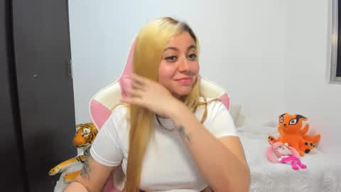 Snapshot of tigerbaby_ chatting on March 7, 12:37 am Ana online show from March 7, 12:37 am