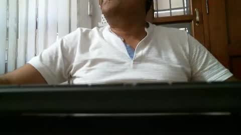 Robin online show from March 6, 11:09 am