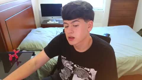 Snapshot of tightncuteass chatting on September 17, 9:40 pm Camilo online show from September 17, 9:40 pm