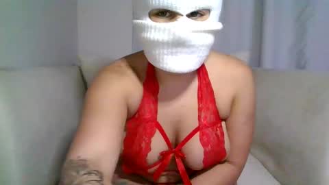 tiinkerbell26 online show from February 17, 3:15 am