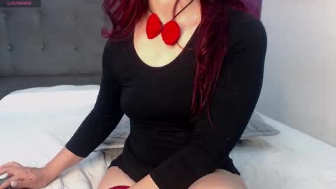 Snapshot of tiiny_emilly chatting on September 17, 11:08 pm tiiny emilly online show from September 17, 11:08 pm