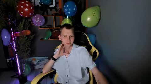 Snapshot of tim_blackk chatting on September 9, 5:13 pm Tim online show from September 9, 5:13 pm