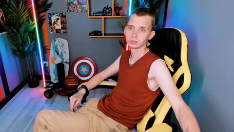 Snapshot of tim_blackk chatting on September 15, 9:05 pm Tim online show from September 15, 9:05 pm
