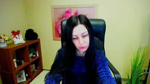 Luisa online show from December 12, 9:40 am