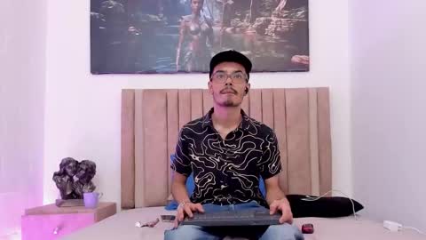 Evans  online show from December 4, 4:23 am