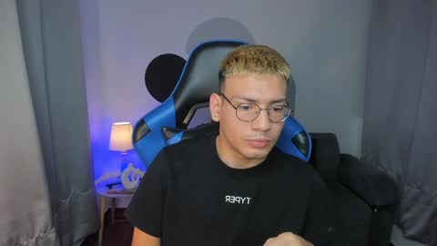 timi  jones online show from January 8, 11:54 am