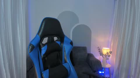 timi  jones online show from December 15, 10:47 pm