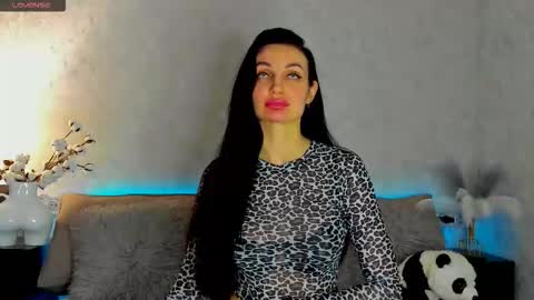 Tina online show from February 16, 2:15 pm