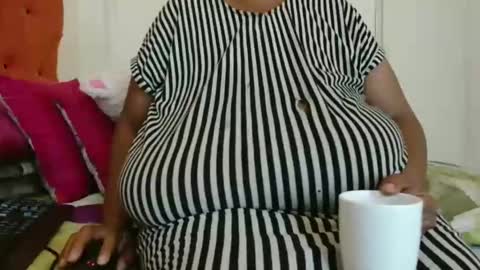 tinagiant online show from January 17, 9:17 am