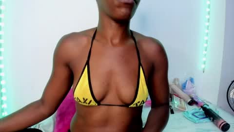 tinas_smith online show from April 29, 11:09 pm