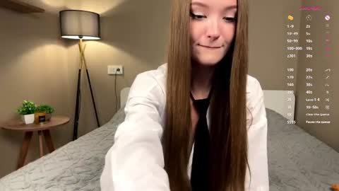 Leila online show from July 30, 3:34 pm