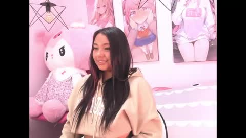 tinna noa online show from April 14, 3:32 am