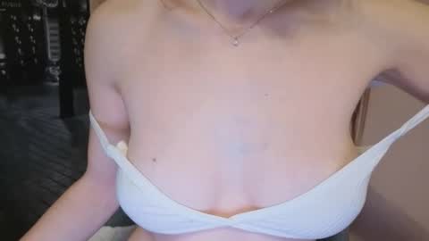 Lily online show from February 4, 10:24 pm