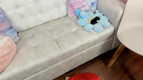 tiny_cora online show from October 6, 5:53 pm