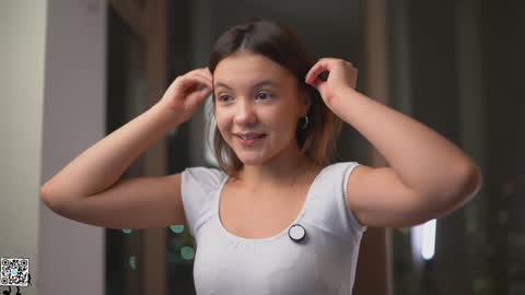 Lyssa     online show from February 3, 2:45 pm