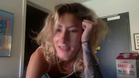 Snapshot of tinyandtatted420 chatting on September 9, 3:34 pm tinyandtatted420 online show from September 9, 3:34 pm