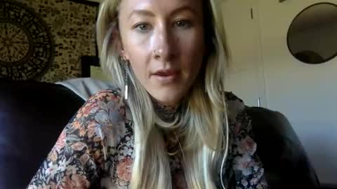 tinyandtatted420 online show from October 14, 10:13 pm