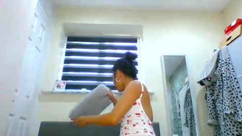 Tinyasian911718 sweetinyasian instagram online show from January 20, 12:49 pm