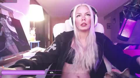 stage Kylie Sinner  brand CLITBAIT online show from April 13, 11:53 pm