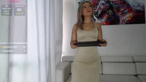 Miss Natty  online show from October 24, 3:02 pm