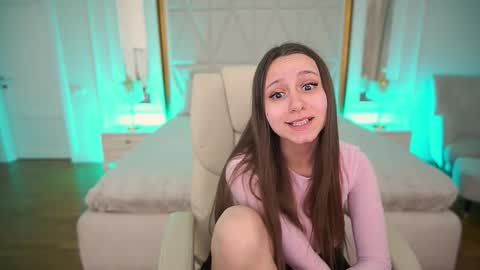 tinynataliee online show from March 26, 4:23 pm