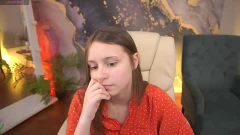 tinynataliee online show from May 26, 3:18 pm