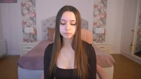 tinynataliee online show from February 25, 4:21 pm