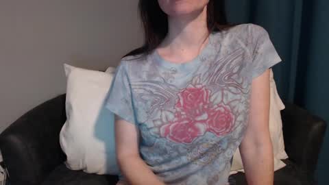 Snapshot of tinyytina chatting on December 22, 12:27 pm TinyyTina online show from December 22, 12:27 pm