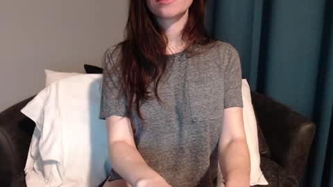 Snapshot of tinyytina chatting on December 15, 10:39 am TinyyTina online show from December 15, 10:39 am