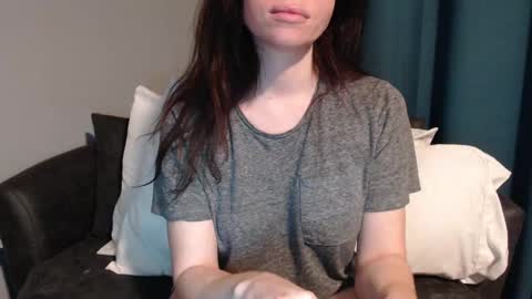 Snapshot of tinyytina chatting on December 19, 12:01 pm TinyyTina online show from December 19, 12:01 pm