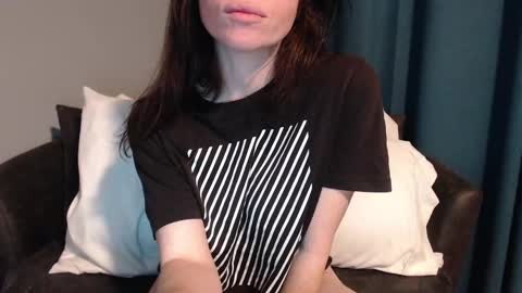 Snapshot of tinyytina chatting on December 20, 11:43 am TinyyTina online show from December 20, 11:43 am