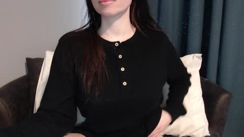 Snapshot of tinyytina chatting on January 2, 4:02 pm TinyyTina online show from January 2, 4:02 pm