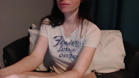 Snapshot of tinyytina chatting on December 14, 12:23 pm TinyyTina online show from December 14, 12:23 pm