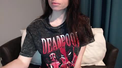 Snapshot of tinyytina chatting on January 6, 1:19 pm TinyyTina online show from January 6, 1:19 pm
