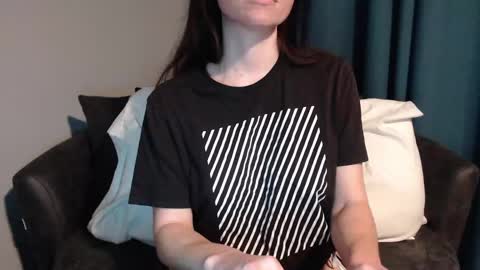 Snapshot of tinyytina chatting on March 12, 10:16 am TinyyTina online show from March 12, 10:16 am