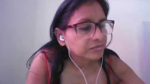 Snapshot of titssmall123 chatting on January 30, 2:25 pm Ester online show from January 30, 2:25 pm