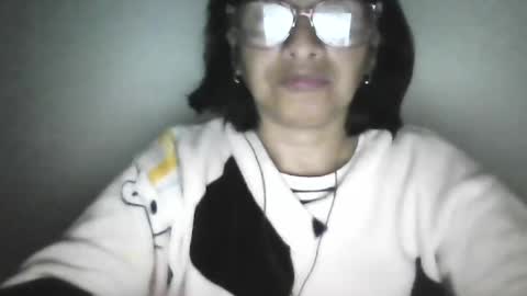 Ester online show from May 6, 9:04 am