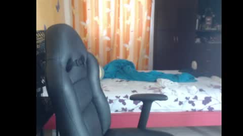 Andres Independent Model online show from April 29, 6:13 pm