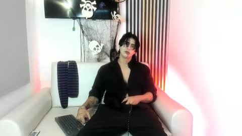 toji lee online show from November 1, 5:17 am