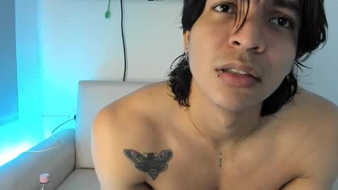 toji lee online show from October 19, 4:06 am