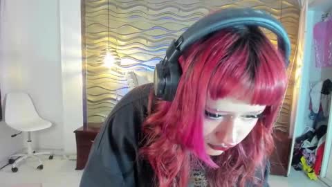 Snapshot of toky_doll chatting on February 19, 1:18 am toky online show from February 19, 1:18 am