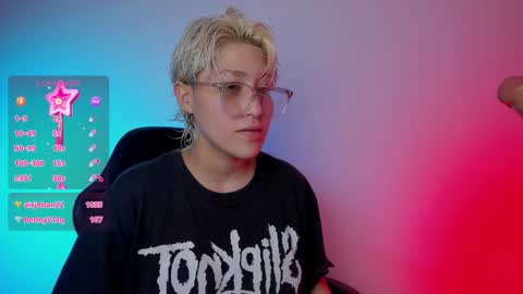 Snapshot of tokyo_blues chatting on December 4, 1:08 am Halsey Sofii online show from December 4, 1:08 am