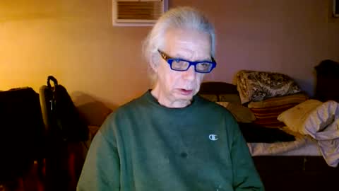 Snapshot of tom112292014 chatting on January 11, 3:02 am tom112292014 online show from January 11, 3:02 am
