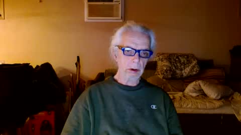 Snapshot of tom112292014 chatting on January 22, 2:26 am tom112292014 online show from January 22, 2:26 am