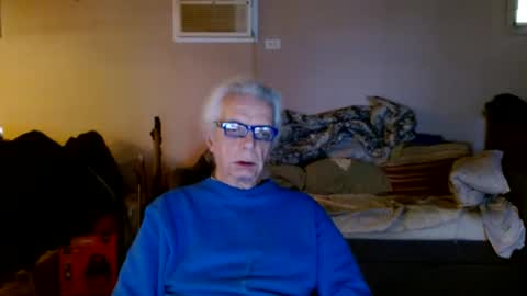 Snapshot of tom112292014 chatting on February 12, 7:35 pm tom112292014 online show from February 12, 7:35 pm