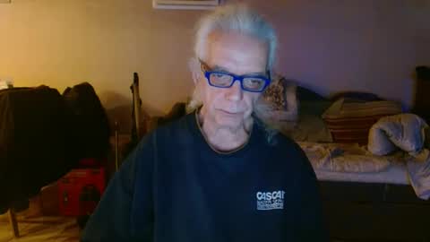 Snapshot of tom112292014 chatting on March 10, 12:17 pm tom112292014 online show from March 10, 12:17 pm