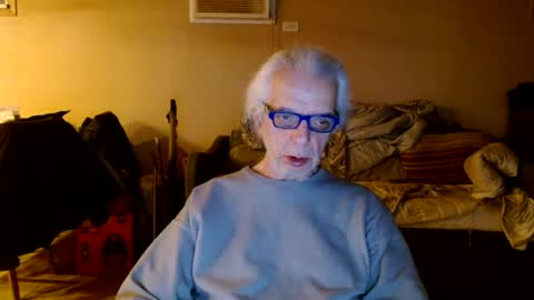 Snapshot of tom112292014 chatting on February 23, 3:56 am tom112292014 online show from February 23, 3:56 am