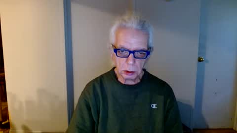 Snapshot of tom112292014 chatting on January 10, 12:26 pm tom112292014 online show from January 10, 12:26 pm