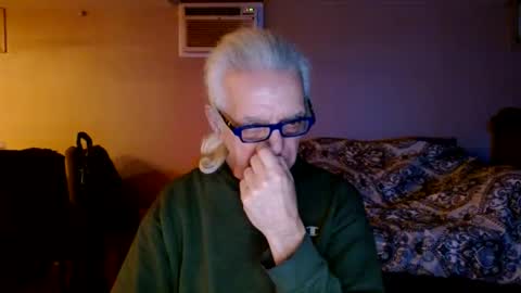 Snapshot of tom112292014 chatting on January 17, 10:44 am tom112292014 online show from January 17, 10:44 am