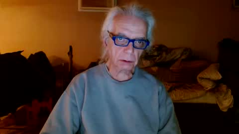 Snapshot of tom112292014 chatting on February 18, 2:38 am tom112292014 online show from February 18, 2:38 am